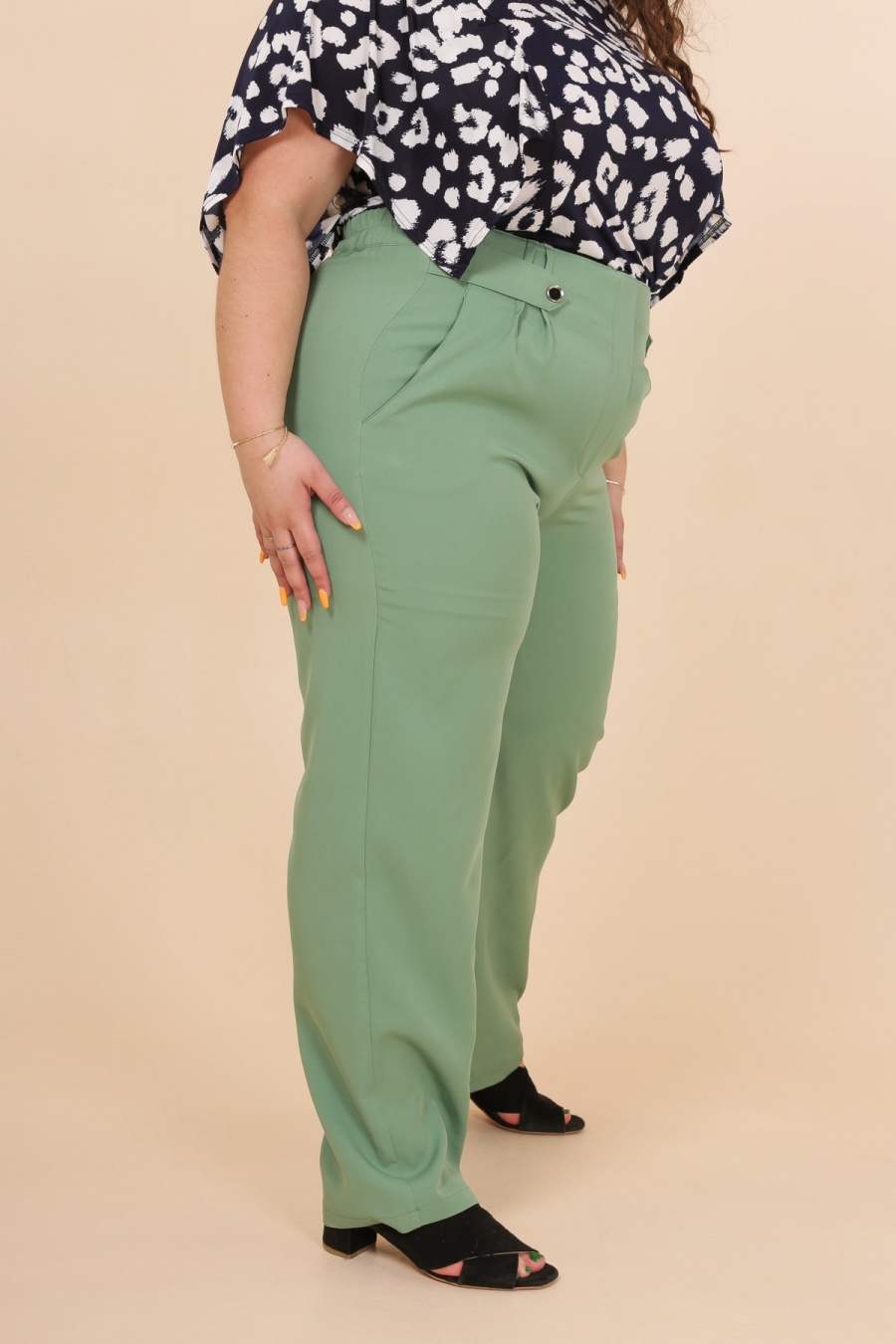 2063902-z-2 Pantalón elegante verde -